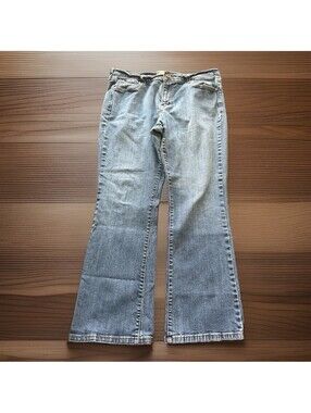 LEVI'S 515 BOOTCUT DISTRESSED JEANS - Women's 33x30